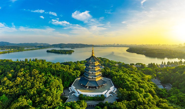 china-hangzhou-top-attractions-pretty-pagodas-liuhe-leifeng-baochu.jpg