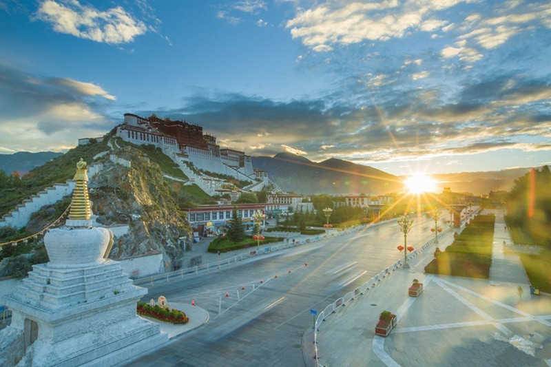 The-Potala-Palace-in-Lhasa-Tibet-17.jpg The-Potala-Palace-in-Lhasa-Tibet-17.jpg